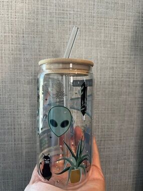 Glass Tumbler with straw Alien and Cat Design Ketterman West Virginia mystical